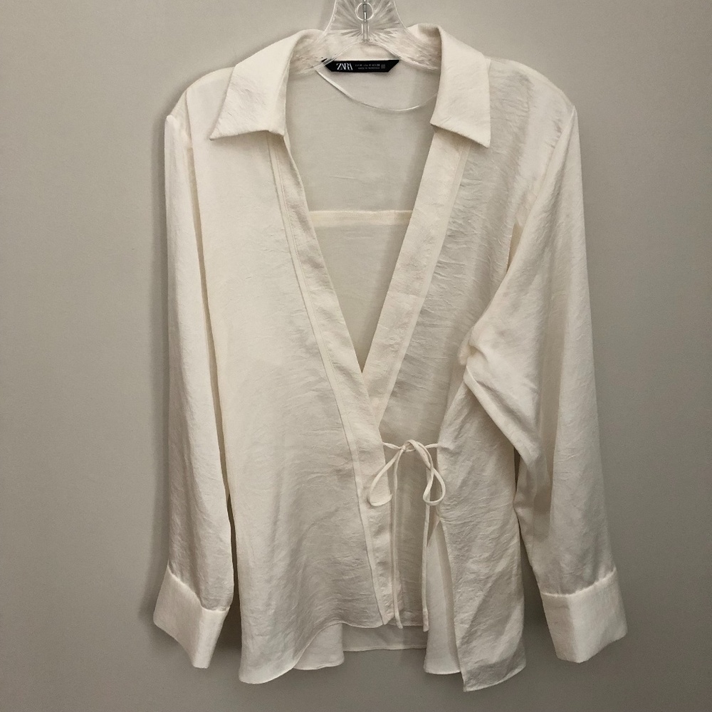 Adjustable Zara Wrap Shirt V-Neck Collar Shimmery Crinkle Cream/Off White Medium